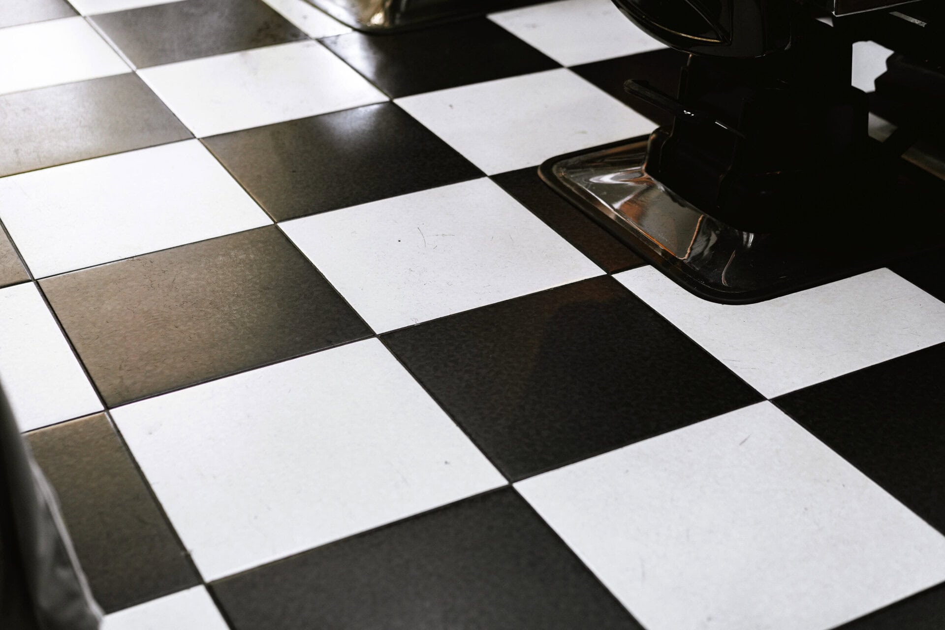 black-and-white-square-floor